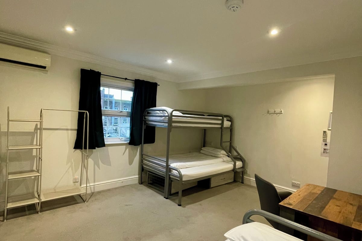 Standard-Dreibettzimmer | Kostenloses WLAN, Bettwäsche