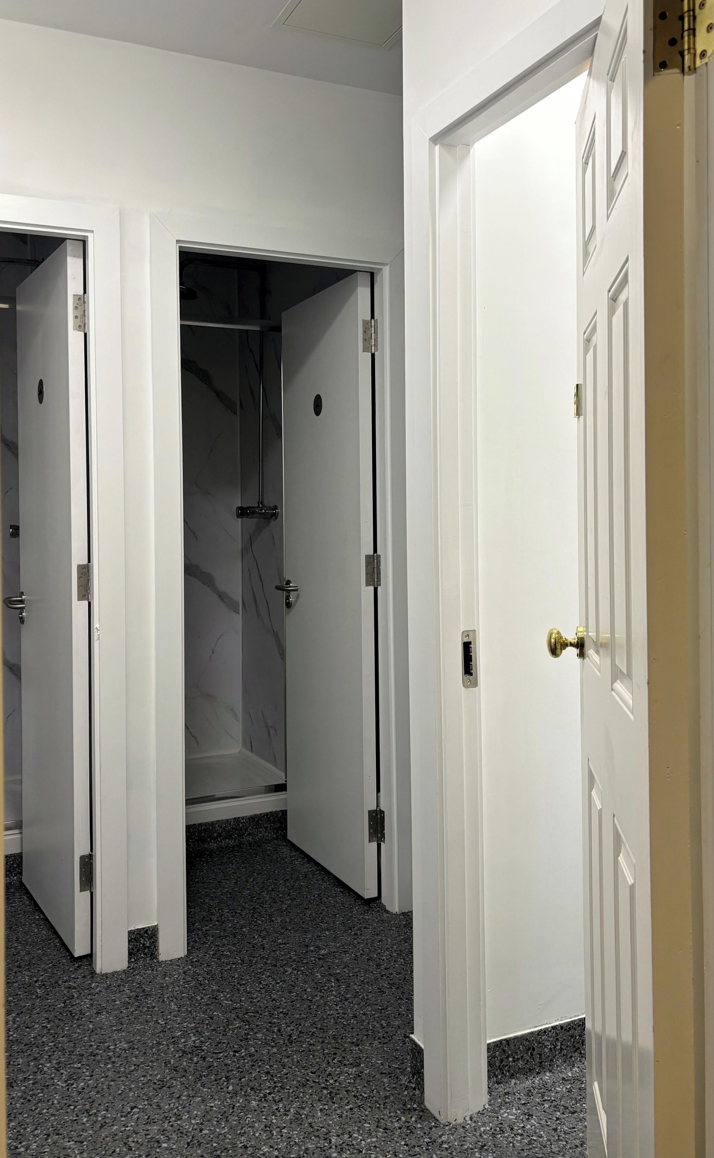 Classic Shared Dormitory, Mixed Dorm | Bathroom | Toilet paper