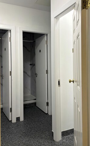 Classic Shared Dormitory, Mixed Dorm | Bathroom | Toilet paper - The Dawson Hostel (Dublin)