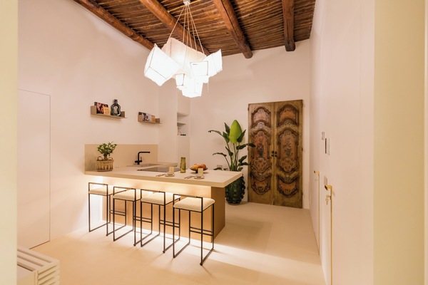 Flat-screen TV, streaming services