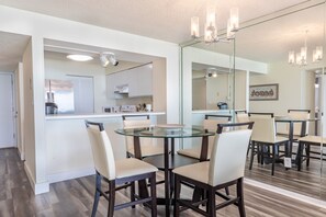 Dining - 5th Floor 2BR 2BA @ Dunes of Panama in the B Building! (Panama City Beach)