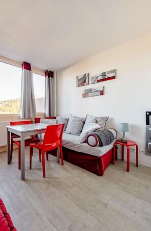 1 Schlafzimmer, Bügeleisen/Bügelbrett