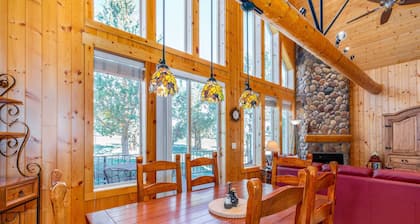 3 Bd/2Ba, HOT TUB, Cabin Vibes, Eagle Crest Resort