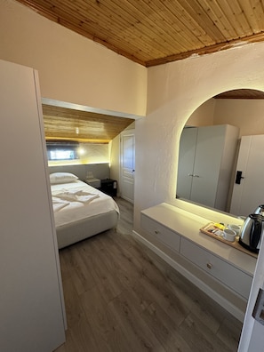 Standard Loft | Individually decorated, individually furnished, laptop workspace - La Berca Boutique Hotel (Cesme)