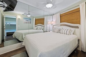 1 slaapkamer, een strijkplank/strijkijzer, internet, beddengoed