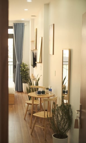 1 habitación y espacio para trabajar con laptop 