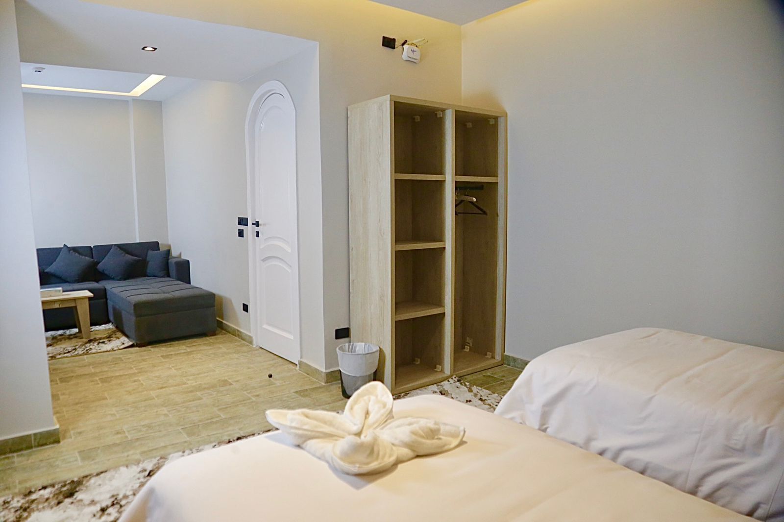 Deluxe Σουίτα, 1 Υπνοδωμάτιο | Σίδερο/σιδερώστρα, δωρεάν Wi-Fi 