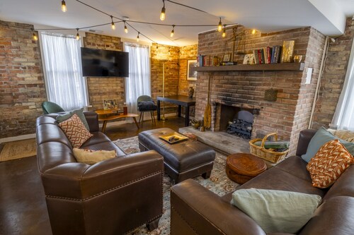 2 suites in one, pet-friendly, near Lake Michigan