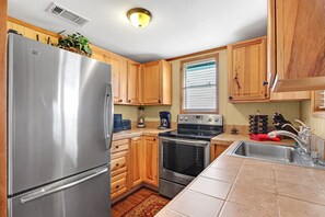 Fridge, microwave, oven, stovetop - Hilltop Ranch Stay on 2,001 Acres | Shared Pool, Hot Tub & Trails (Johnson City)