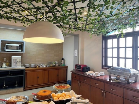 Free daily self-serve breakfast