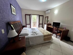 Minibar, desk, laptop workspace, free WiFi - POUSADA FINLANDIA (Itatiaia)