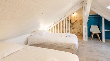 2 chambres, fer et planche à repasser, Wi-Fi, draps fournis