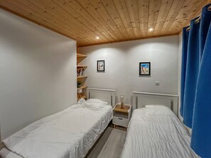 Iron/ironing board, travel cot, WiFi, bed sheets - CIEL MONTAGNARD - Apartment with mountain views (Annecy)