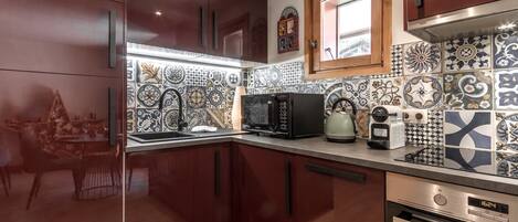 Fridge, microwave, oven, dishwasher