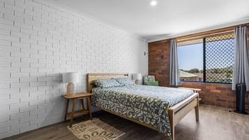 2 bedrooms, bed sheets