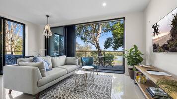 Una Smart TV, libros