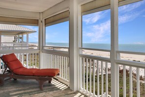 Property grounds - White Pelican | Beach Retreat for Large Families (Indian Pass)