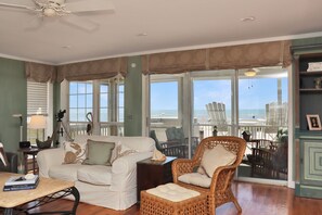 Smart TV - White Pelican | Beach Retreat for Large Families (Indian Pass)