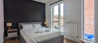 Adelphi Townhouse Contemporary 2 Bed 1 Bath 1 WC