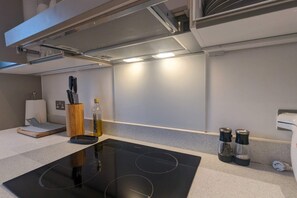 Basic Townhome | Private kitchen