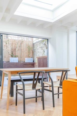 Departamento básico | Restaurantes