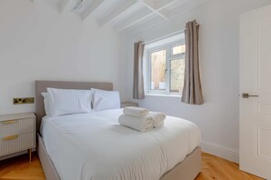 Basic Apartment - Luxuriously Compact 1BD Eco Home Clapham Common! (London)