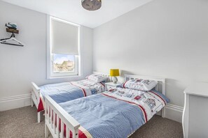 3 habitaciones, tabla de planchar con plancha y wifi gratis 
