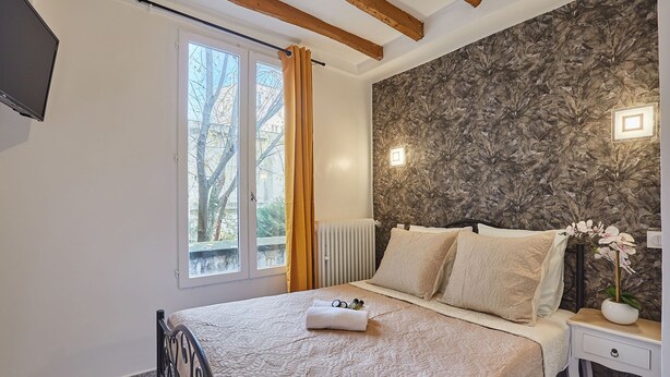 Double Room, Bathtub (Numéro 3) | WiFi (free), bed sheets - Hotel Petit Vix (Paris)