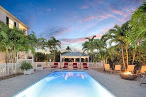 Unclassified image, 4 of 62, button