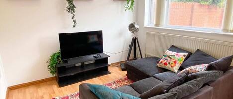 Casa de ciudad básica | Área de sala de estar | Televisión