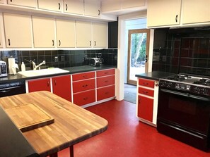 Fridge, microwave, oven, dishwasher - Bluebird Day - Cinder Cone Bungalow: Experience luxury in this charming 2-bedroom bungalow! (Bend)