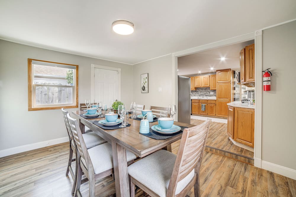 South Bend Home w/ Gas Grill Near Universities! - La Paz, IN