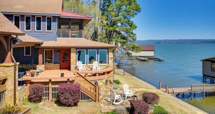 Luxurious Lakefront Paradise in Scottsboro w/ Dock