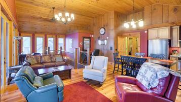 Cottage (2 Bedrooms) | Interior