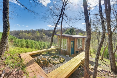 Quiet Guntersville Cottage Near Lake: Boat Parking