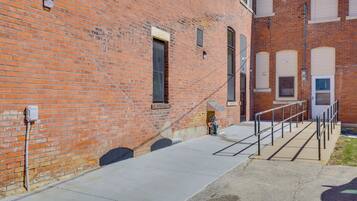 Apartment (0 Bedroom) | Interior