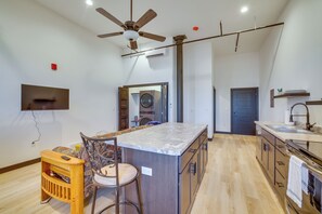 Apartment (0 Bedroom) | Bahagian dalam