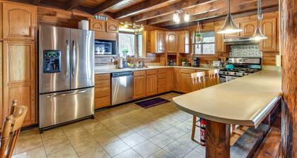 Lock Haven Cabin w/ Wood Stove & Mountain View!