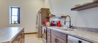 Cashton Studio Apartment: Steps to Downtown!