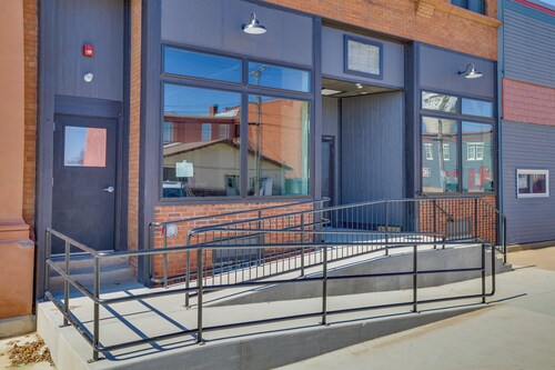 Cashton Studio Apartment: Steps to Downtown!