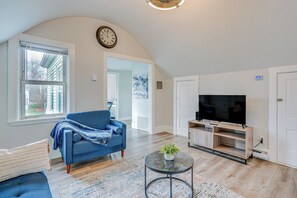 Apartment (2 Bedrooms) | Interior - Weymouth Apartment: Close to Beaches & Boston! (Weymouth)