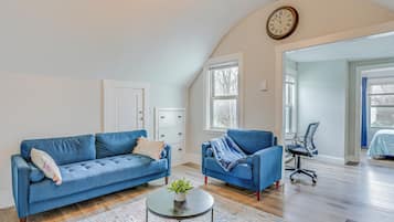 Apartment (2 Bedrooms) | Front of property