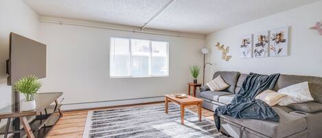 Apartment (2 Bedrooms) | Front of property