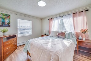Apartment (2 Bedrooms) | Interior - Cozy Anchorage Apartment w/ Mountain Views (Anchorage)