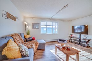 Apartment (2 Bedrooms) | Interior - Anchorage Apartment Rental w/ Mountain Views! (Anchorage)