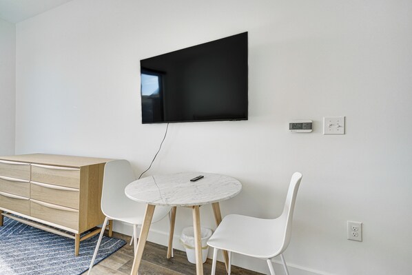 Apartment (0 Bedroom) | Interior