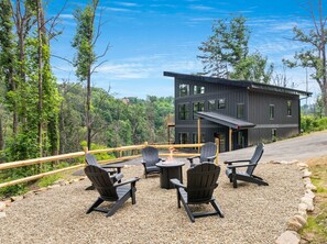 Cabin, 3 Bedrooms | Property grounds