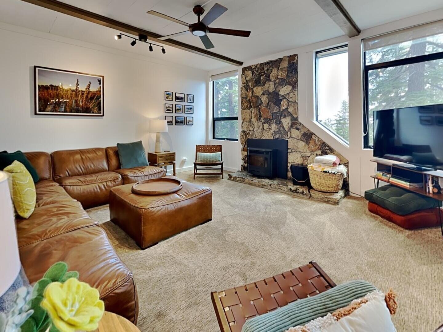 Condo, 2 Bedrooms | Living area