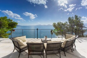 Terrace/patio - Sea Front • 5-StarView • Next2Beach• PrivatePool (Drvenik)