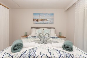 2 bedrooms, iron/ironing board, WiFi, bed sheets - Luxury Apartment Lemon•Sea View•Free Parking (Makarska)